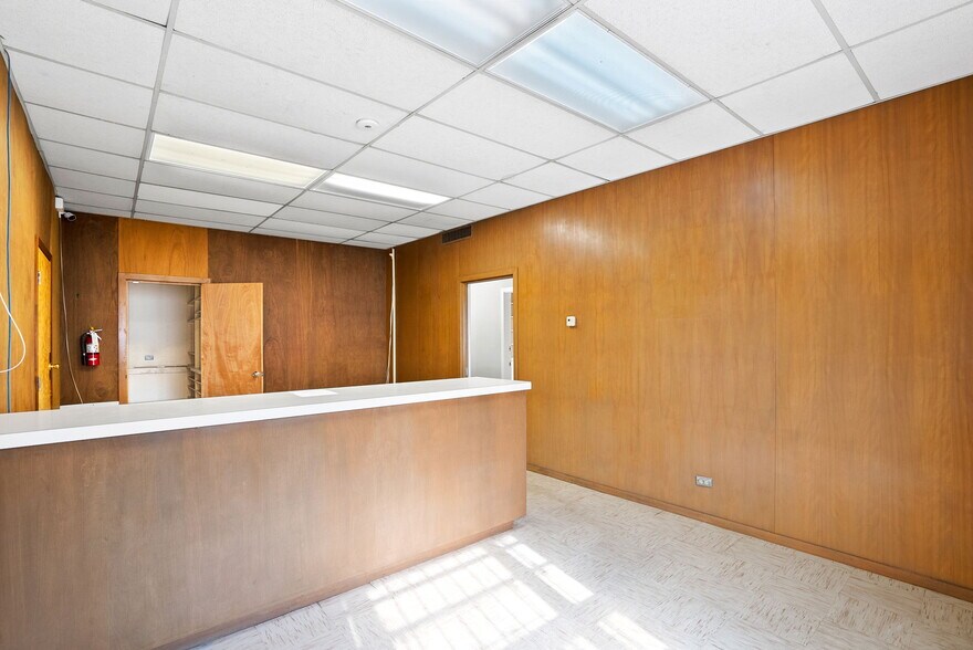 More Photos Of 1701 W Woodlawn Ave, San Antonio Religious Facility For Sale