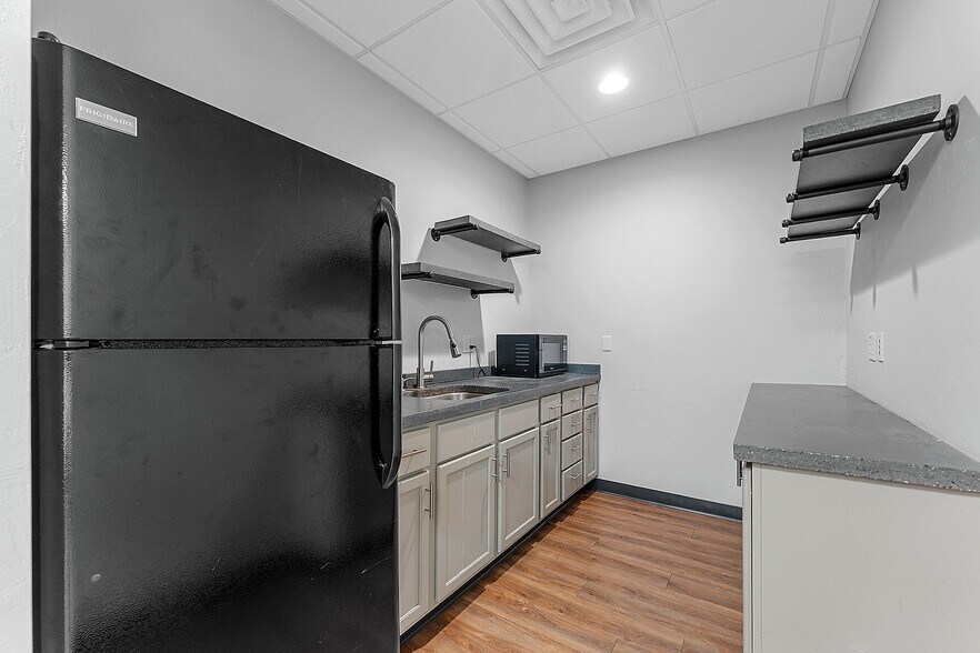 More Photos Of 314 N Appleton St, Appleton Religious Facility For Sale