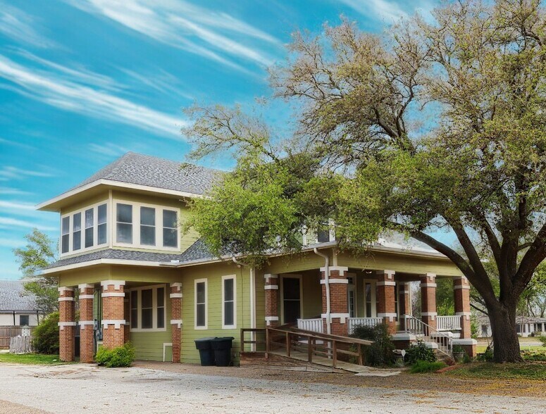 More Photos Of 802 S 37th St, Temple General Retail For Sale