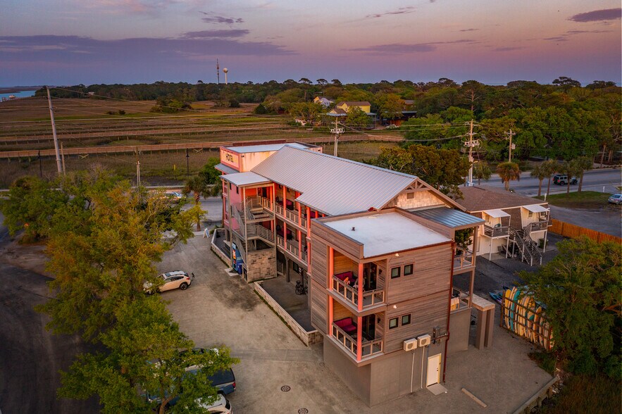 More Photos Of 87 Center St, Folly Beach Restaurant For Lease