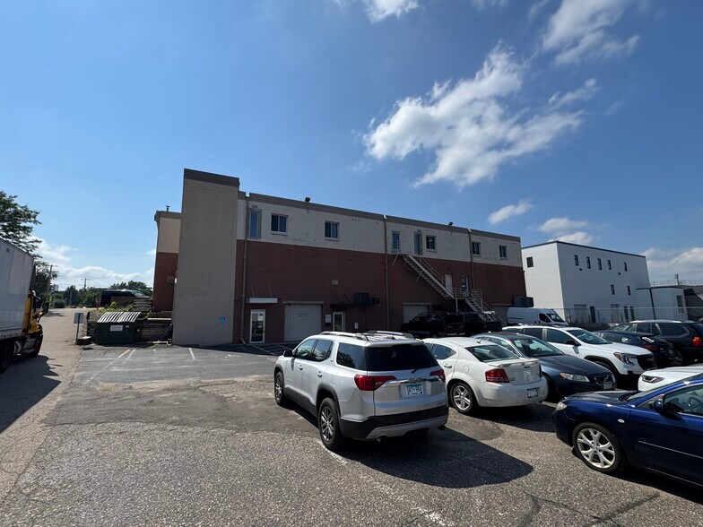 More Photos Of 441-445 NW Old Highway 8, New Brighton Storefront Retail Office For Lease