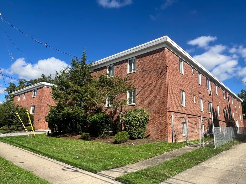 5151 Lee Rd, Maple Heights, OH 44137 Apartments For Sale