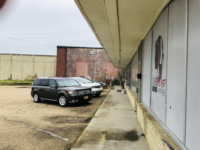 More Photos Of 4151-4159 Northview Dr, Jackson Unknown For Lease