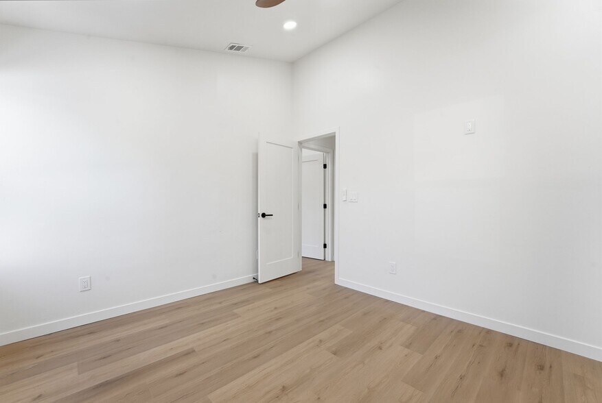 More Photos Of 5067 Alumni Pl, San Diego Multifamily For Sale