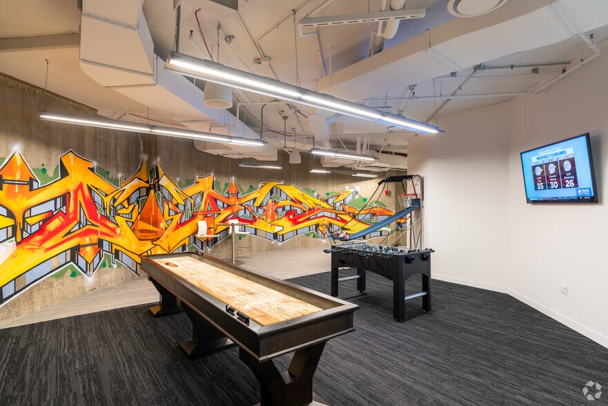 More Photos Of 20 N Martingale Rd, Schaumburg Office For Lease