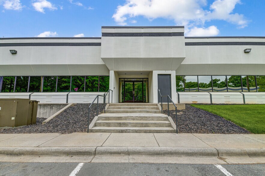 More Photos Of 9700 Research Dr, Charlotte Coworking Space