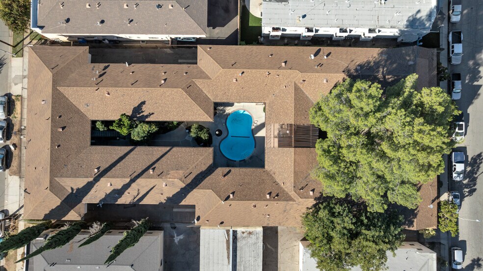 More Photos Of 18350 Napa St, Northridge Apartments For Sale
