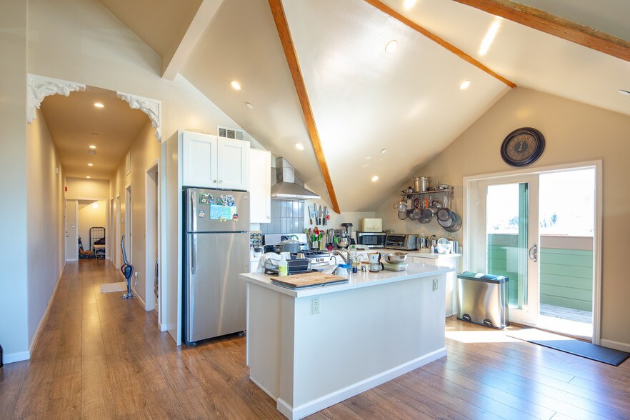 More Photos Of 350 4th St, Oakland Apartments For Lease