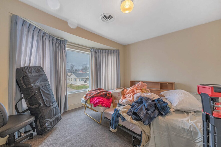 More Photos Of 227 E Cecil St, Springfield Restaurant For Sale