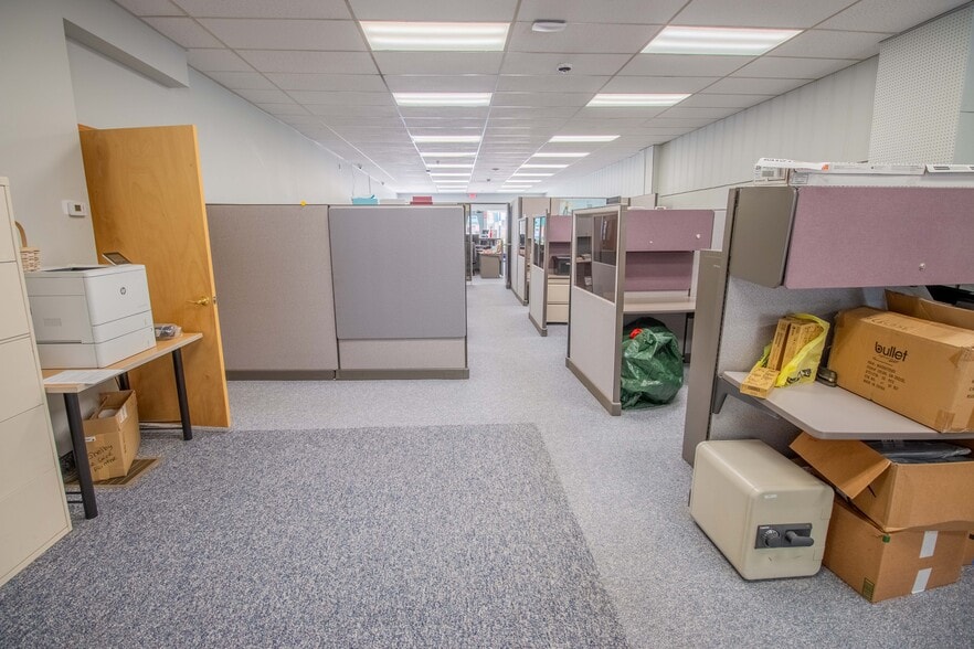 More Photos Of 199 N Michigan Ave, Shelby Office For Sale