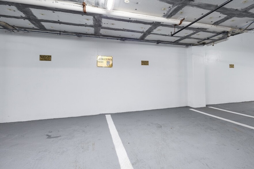 More Photos Of 4400 MacArthur Blvd NW, Washington Office For Sale