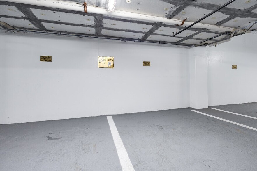 More Photos Of 4400 MacArthur Blvd NW, Washington Office For Sale