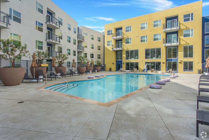 More Photos Of 10568 Gateway Promenade, El Monte Apartments For Lease