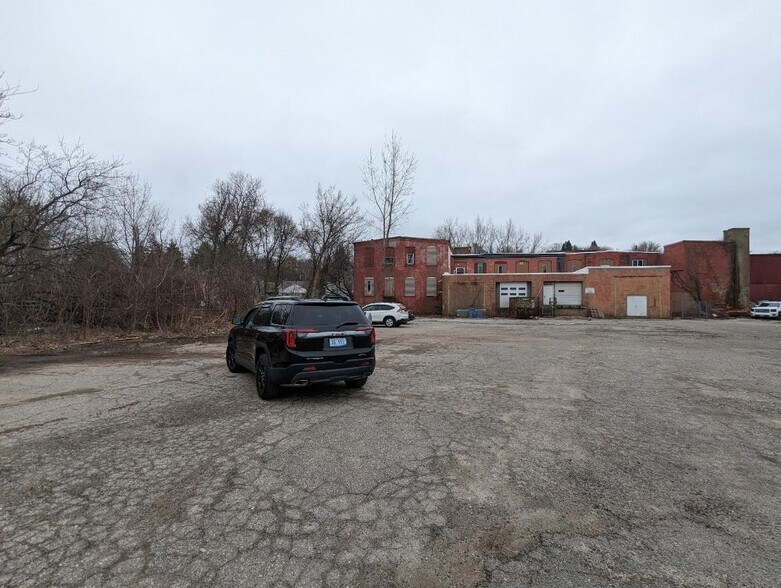 More Photos Of 27 Mill St, Johnston Manufacturing For Sale