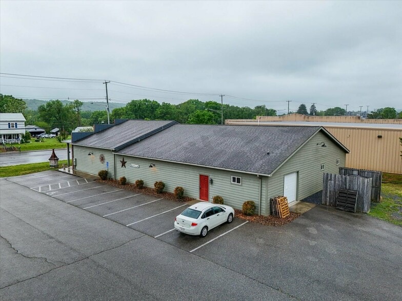 More Photos Of 2821 W Main St, Salem General Retail For Lease