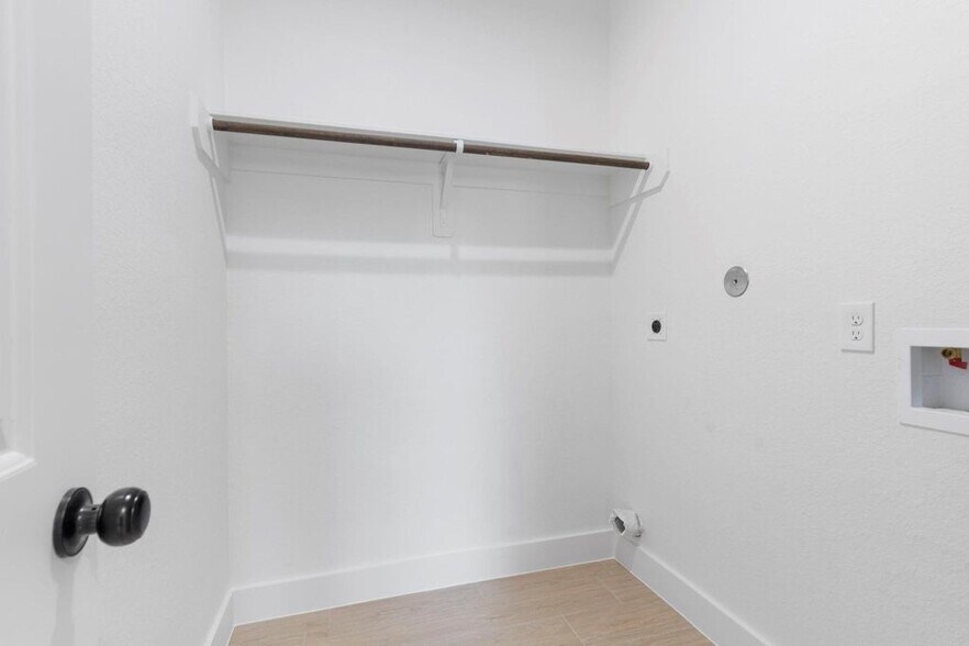 More Photos Of 428 Rhode Island st, Houston Apartments For Sale
