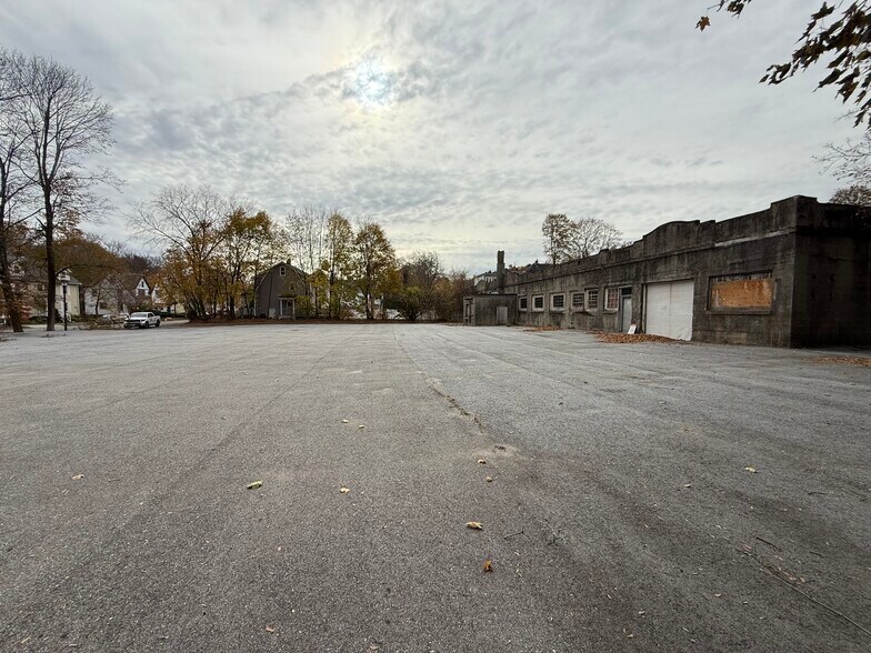 More Photos Of 22 Richmond Ave, Worcester Auto Repair For Sale