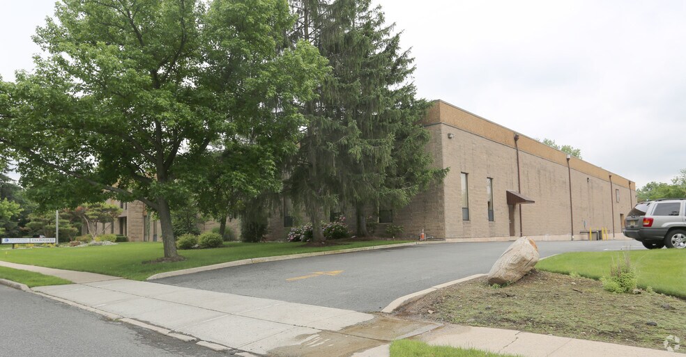 Primary Photo Of 160 Broadway, Cresskill Warehouse For Lease