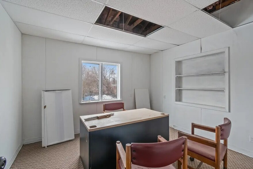 More Photos Of 395 Maple St, Rochester Office For Sale