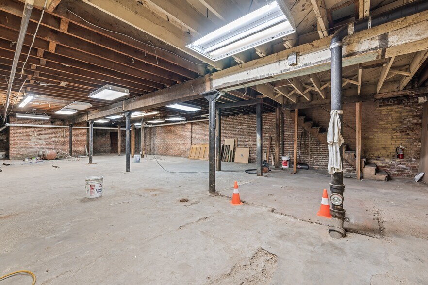 More Photos Of 238 N Broadway, Denver Storefront Retail Office For Lease