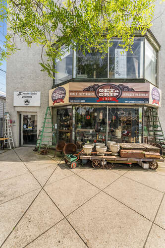 More Photos Of 37 E Washington Ave, Washington Warehouse For Sale