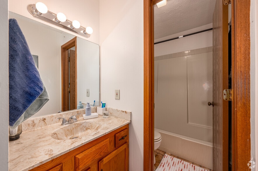 More Photos Of 400 S Grant St, West Lafayette Apartments For Sale
