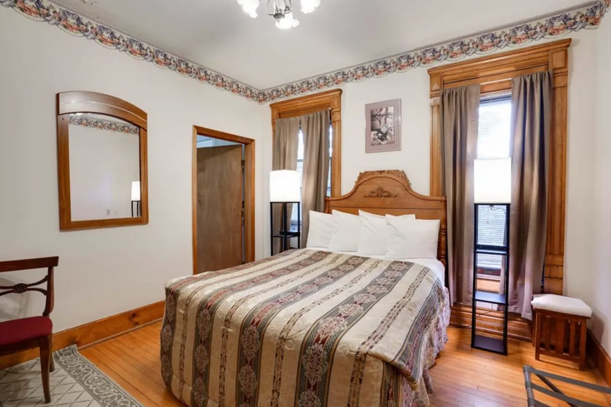 More Photos Of 211 Wisconsin Ave, Wisconsin Dells Hotel For Sale