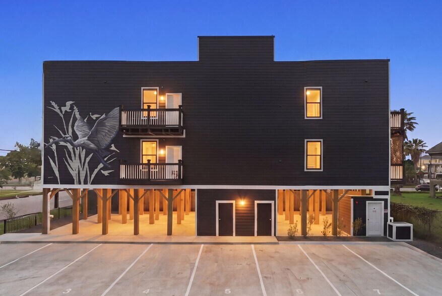More Photos Of 715 28th St, Galveston Apartments For Sale