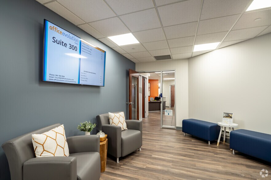 More Photos Of 801-803 W Big Beaver Rd, Troy Office For Lease