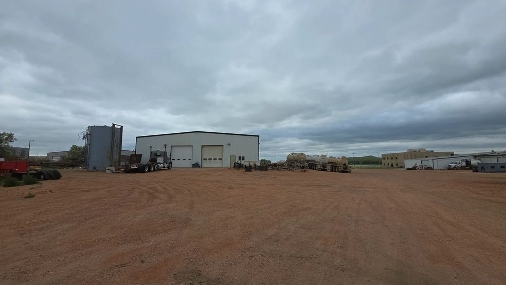 More Photos Of 3711 4th Ave NE, Watford City Truck Terminal For Sale