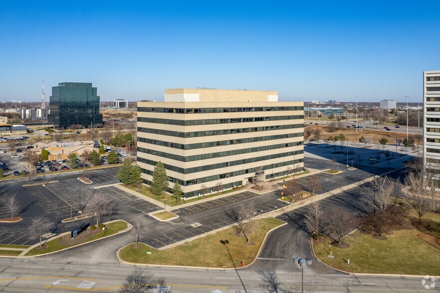 More Photos Of 1101 Perimeter Dr, Schaumburg Office For Lease