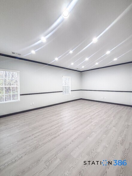 More Photos Of 1531 Hunt Club Blvd, Gallatin Coworking Space