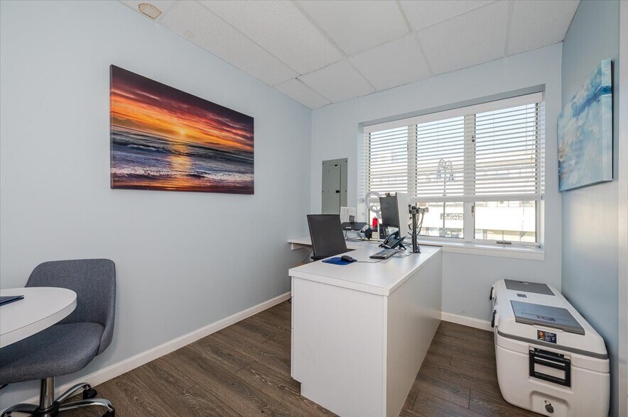 More Photos Of 350 National Blvd, Long Beach Storefront Retail Office For Lease