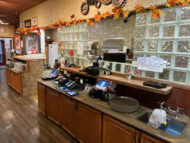 More Photos Of 125 Leva Av, Red Deer County Restaurant For Sale