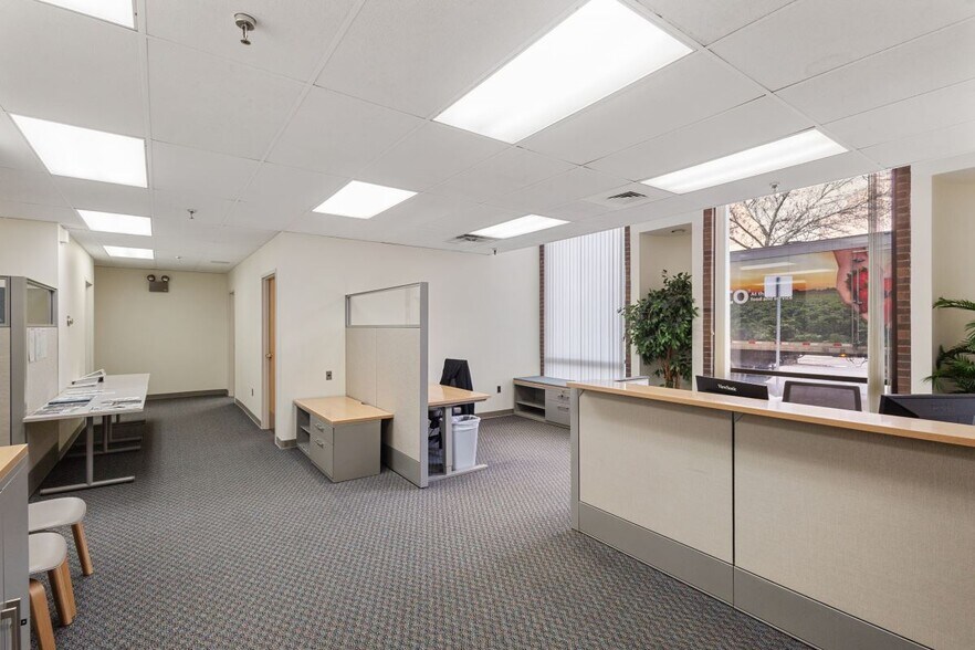 More Photos Of 126 E South St, Kalamazoo Office For Sale