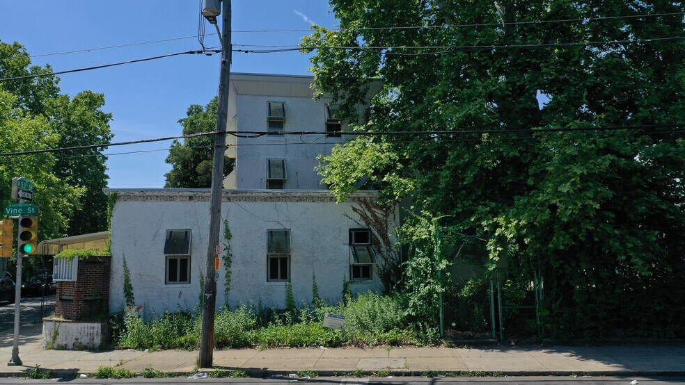 More Photos Of 238 N 53rd St, Philadelphia Funeral Home For Sale