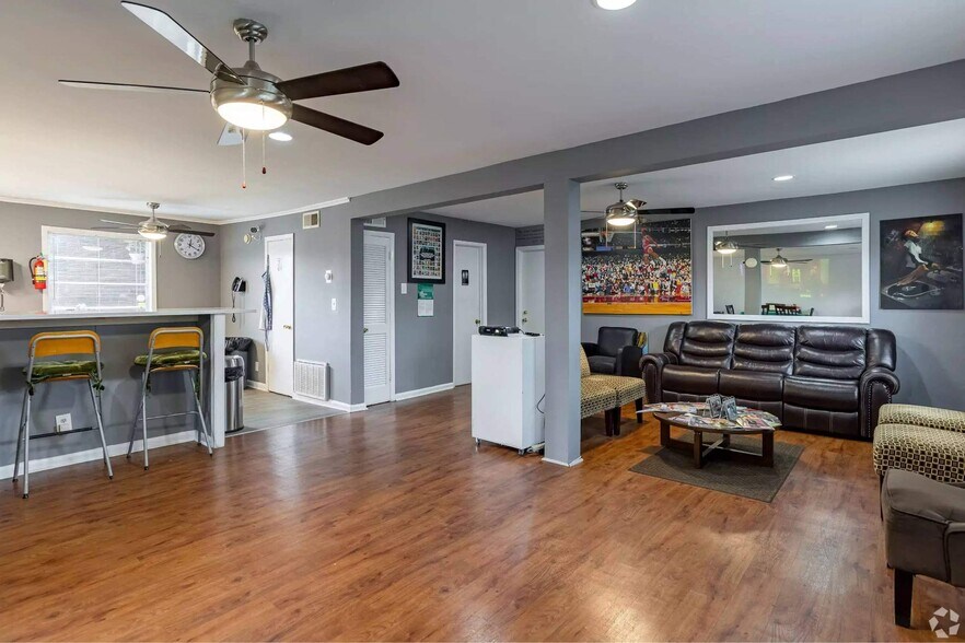 More Photos Of 1988 Plaza Ln SW, Atlanta Apartments For Sale
