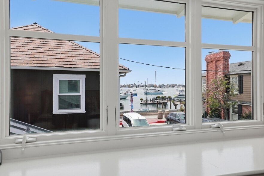 More Photos Of 104 Onyx Ave, Newport Beach Specialty For Sale