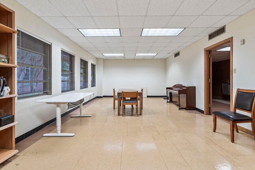 More Photos Of 3511 Linkwood Dr, Houston Religious Facility For Sale