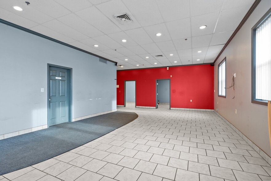 More Photos Of 1010 Spruce St, Lawrenceville Warehouse For Sale