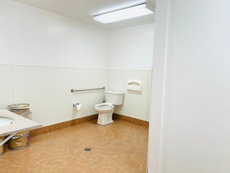More Photos Of 725 San Aleso Ave, Sunnyvale Light Distribution For Lease
