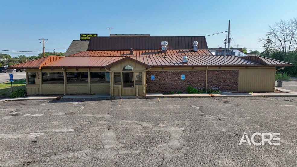 Primary Photo Of 956 S Lake St, Forest Lake Restaurant For Sale