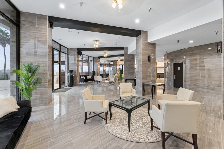 More Photos Of 1 S Main Ave, Laredo Hotel For Sale