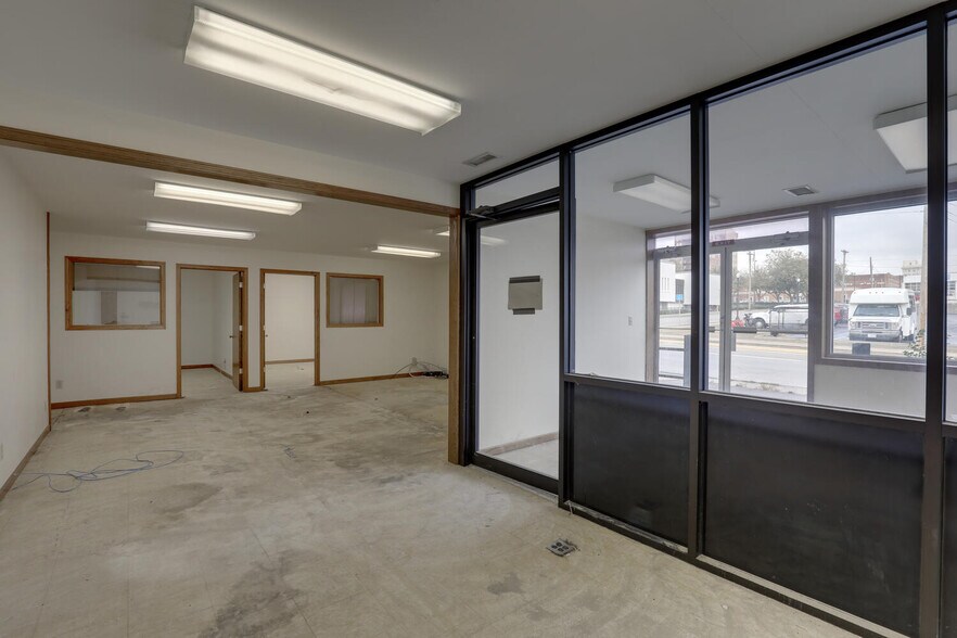 More Photos Of 600 York St, Quincy Industrial For Sale