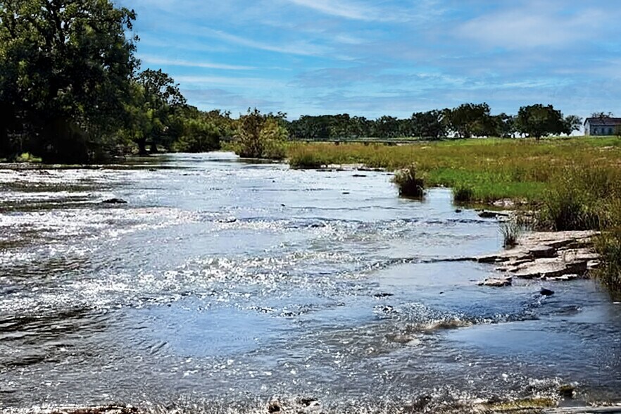 More Photos Of 444 Klein Rd, Stonewall Flex For Sale