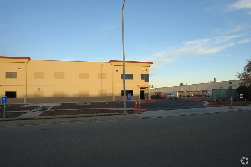 More Photos Of 315 Huss Dr, Chico Warehouse For Lease