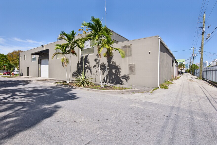 More Photos Of 936-940 NW 1st St, Fort Lauderdale Warehouse For Sale