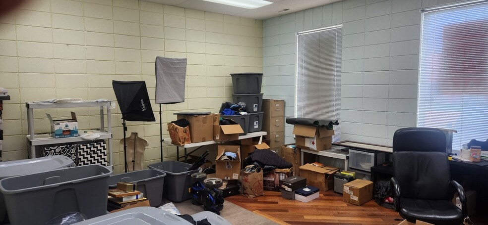 More Photos Of 700-750 Bonnie Ln, Elk Grove Village Warehouse For Sale