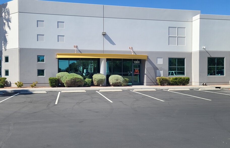 More Photos Of 5850 Polaris Ave, Las Vegas Light Manufacturing For Lease