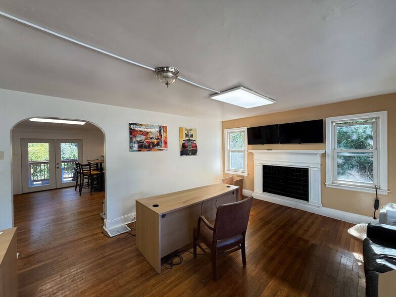 More Photos Of 2808 The Plaza, Charlotte Office Residential For Lease